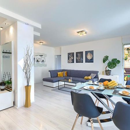 Appartamento Seny Gold Pola Esterno foto