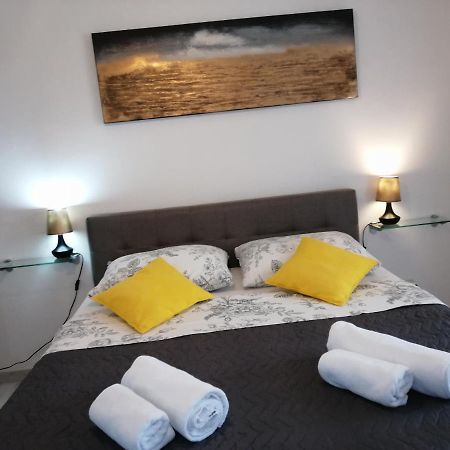 Appartamento Seny Gold Pola Esterno foto