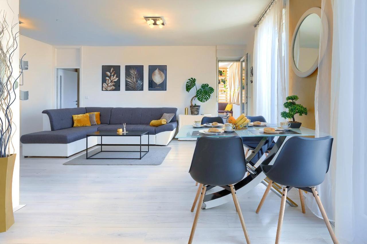 Appartamento Seny Gold Pola Esterno foto