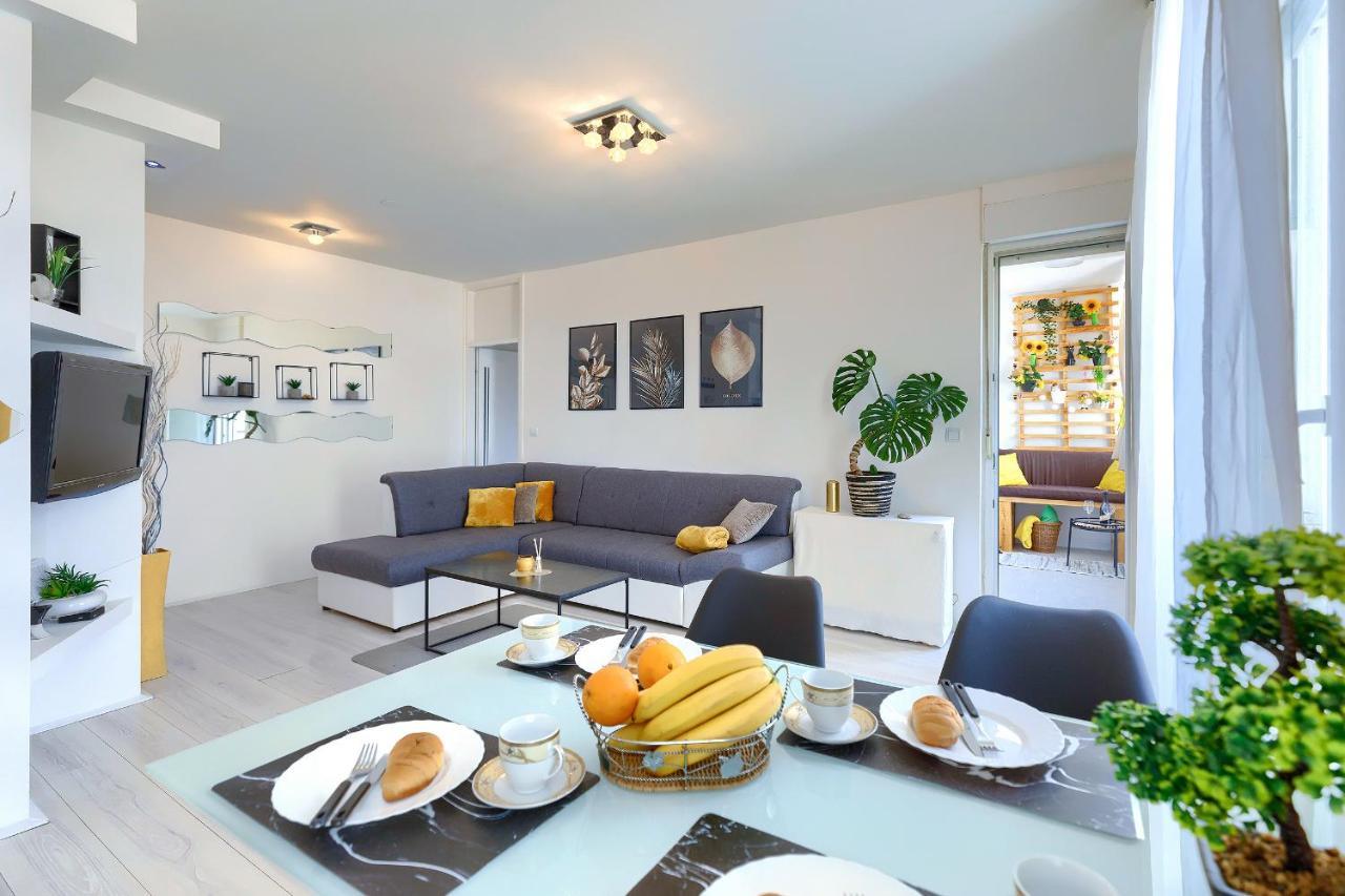 Appartamento Seny Gold Pola Esterno foto