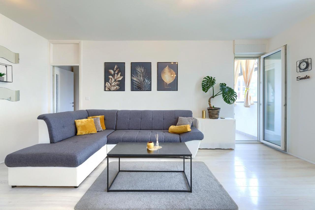 Appartamento Seny Gold Pola Esterno foto