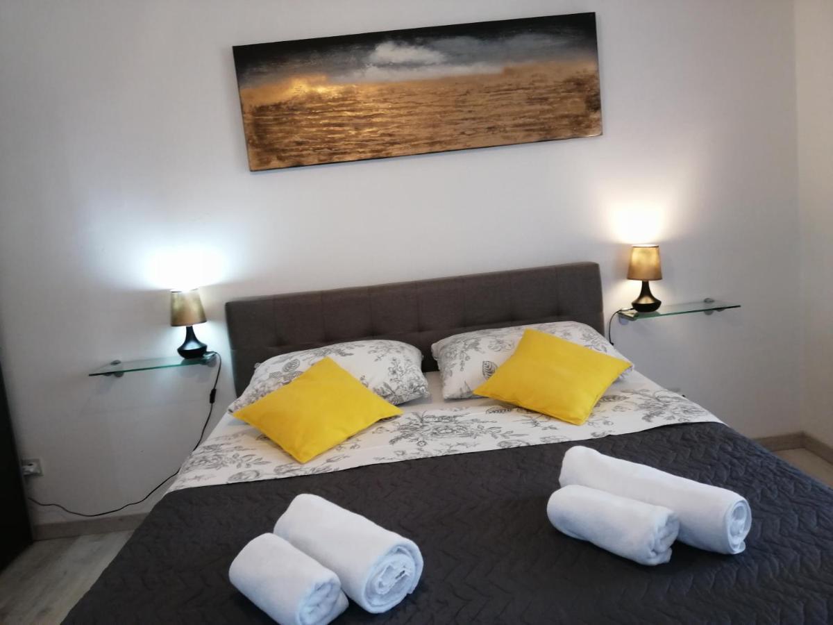 Appartamento Seny Gold Pola Esterno foto